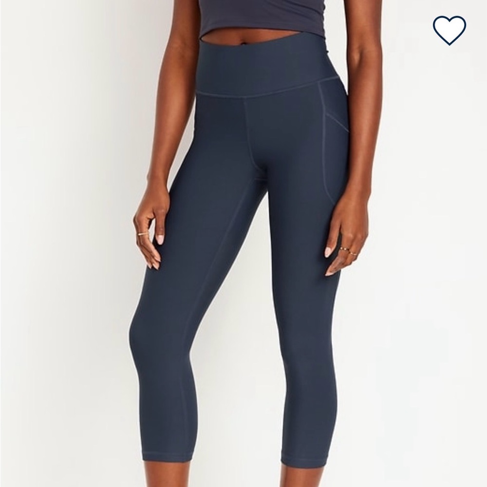 Like new! Old Navy Navy Powersoft Crop Leggings